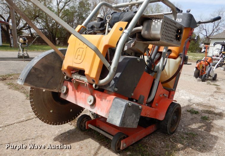 image for item LJ9998 2011 Husqvarna FS520  concrete saw