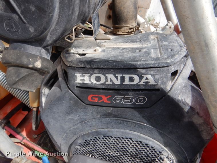 image for item LJ9998 2011 Husqvarna FS520  concrete saw