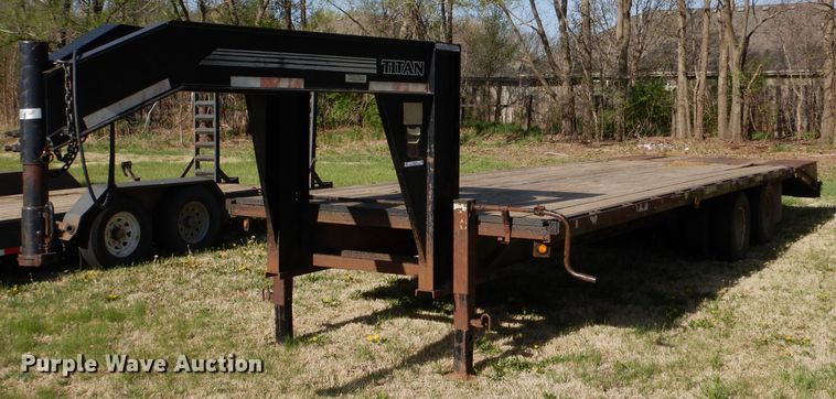 image for item LS9039 2000 Titan  equipment trailer