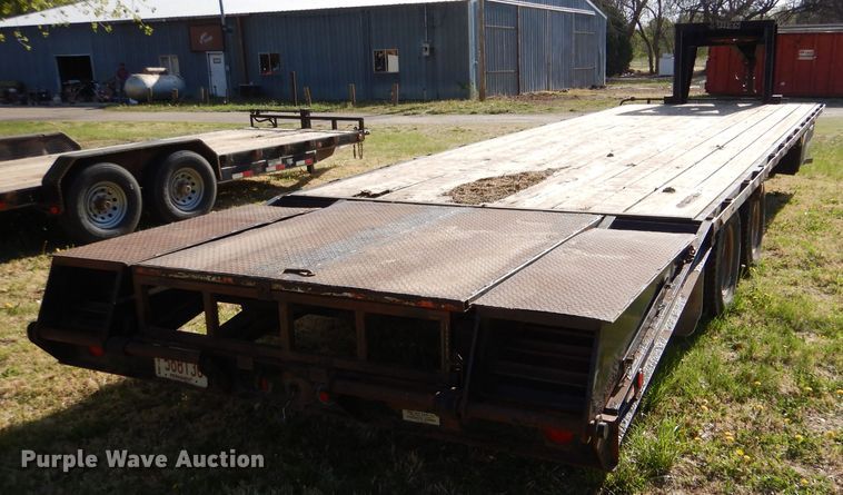 image for item LS9039 2000 Titan  equipment trailer