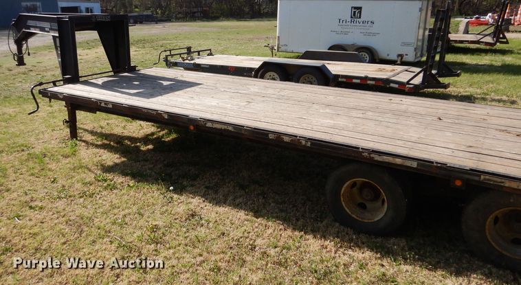 image for item LS9039 2000 Titan  equipment trailer
