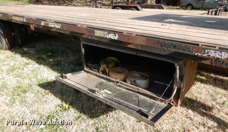 image for item LS9039 2000 Titan  equipment trailer