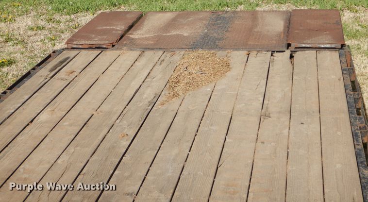 image for item LS9039 2000 Titan  equipment trailer