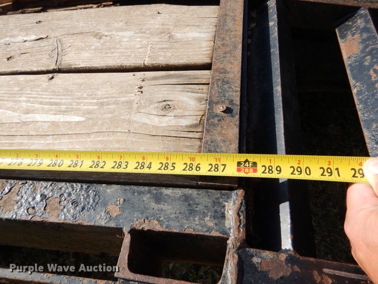 image for item LS9039 2000 Titan  equipment trailer