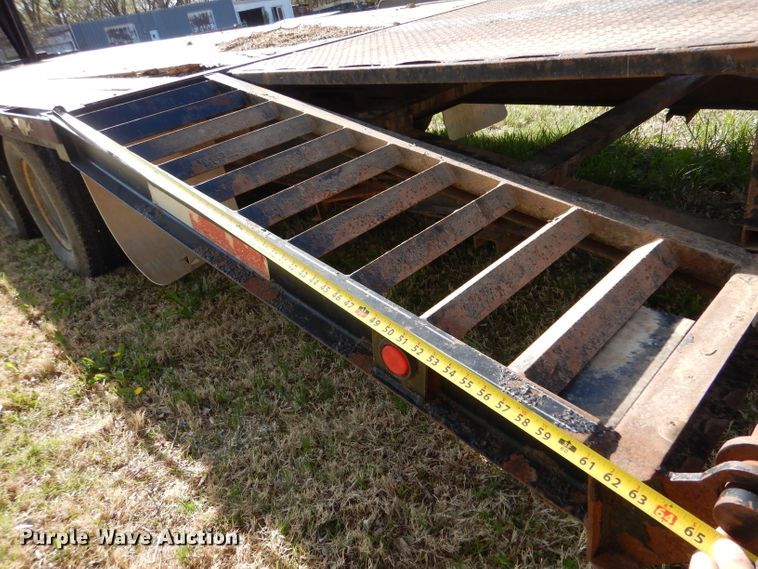 image for item LS9039 2000 Titan  equipment trailer