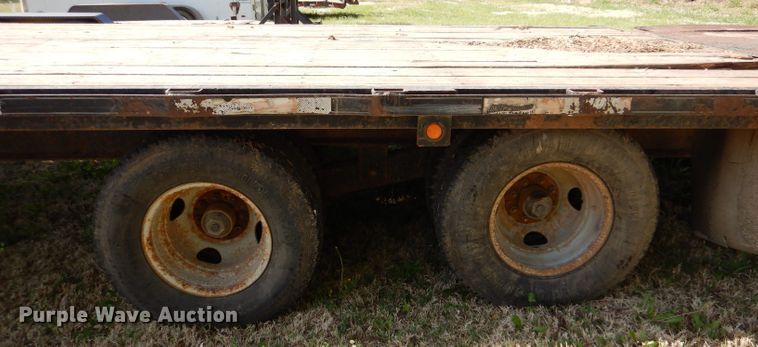 image for item LS9039 2000 Titan  equipment trailer