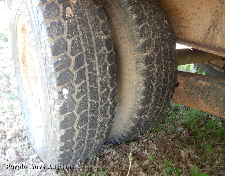 image for item LS9039 2000 Titan  equipment trailer