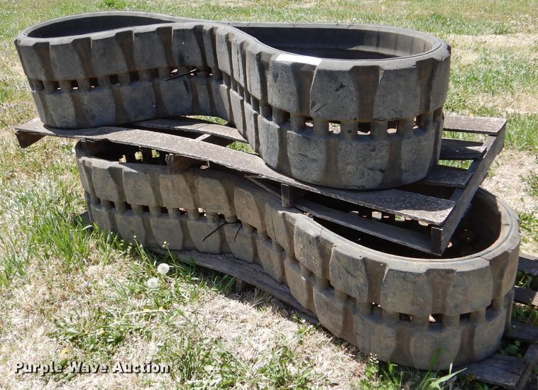 image for item LS9044 Caterpillar 16"W rubber tracks