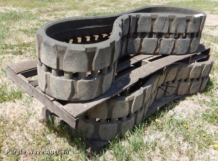 image for item LS9044 Caterpillar 16"W rubber tracks