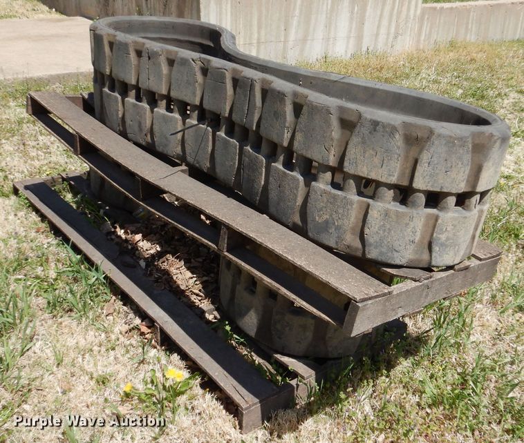 image for item LS9044 Caterpillar 16"W rubber tracks