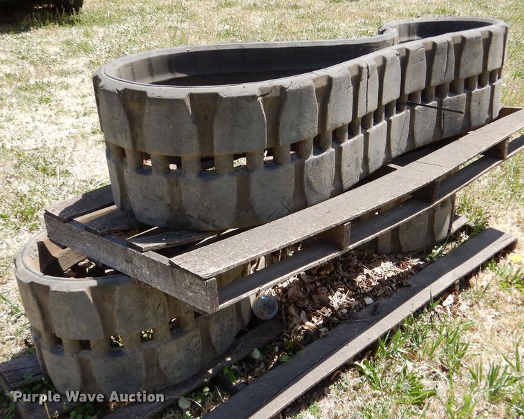 image for item LS9044 Caterpillar 16"W rubber tracks