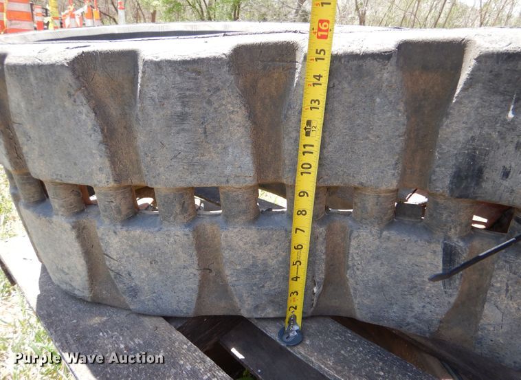 image for item LS9044 Caterpillar 16"W rubber tracks
