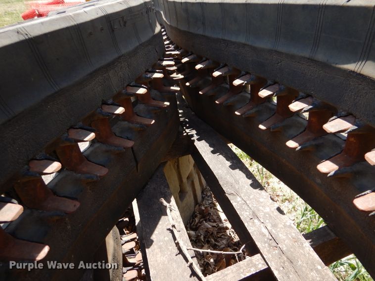 image for item LS9044 Caterpillar 16"W rubber tracks