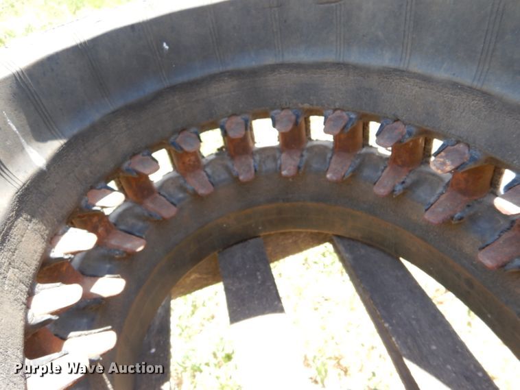 image for item LS9044 Caterpillar 16"W rubber tracks