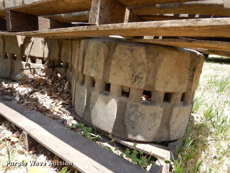 image for item LS9044 Caterpillar 16"W rubber tracks