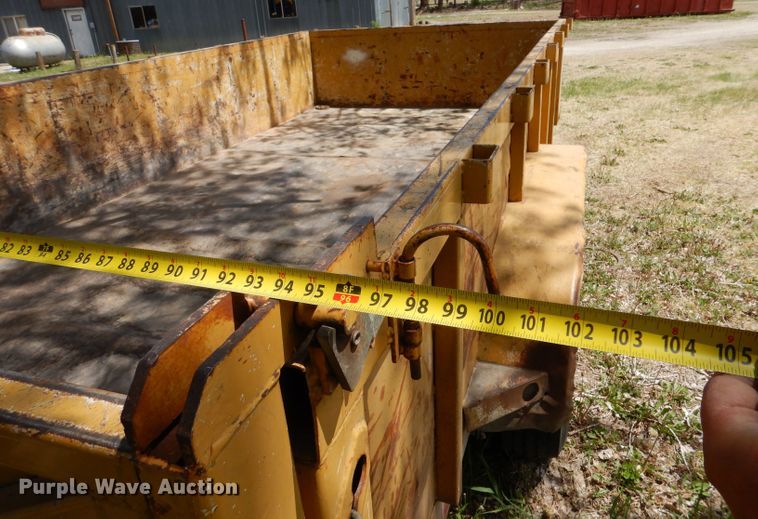 image for item LS9057 2009 Fastline  dump trailer