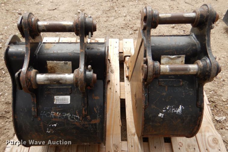 image for item LS9062 (2) Caterpillar excavator buckets