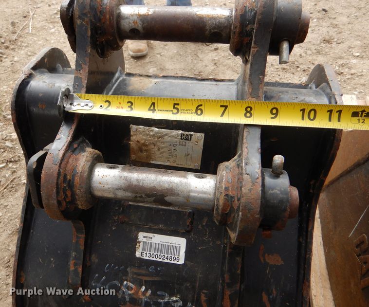 image for item LS9062 (2) Caterpillar excavator buckets