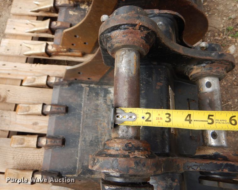 image for item LS9062 (2) Caterpillar excavator buckets