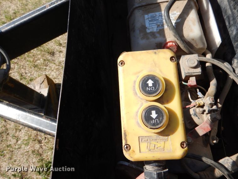 image for item LS9074 2002 Titan  dump trailer