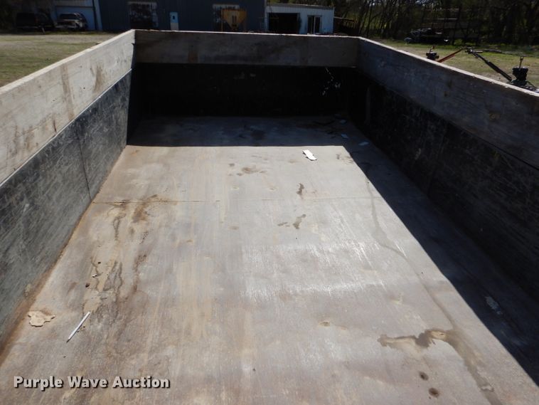 image for item LS9074 2002 Titan  dump trailer