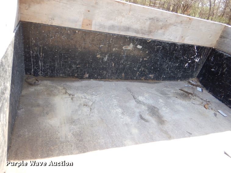 image for item LS9074 2002 Titan  dump trailer