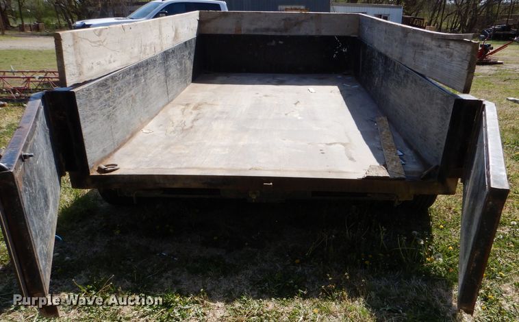 image for item LS9074 2002 Titan  dump trailer