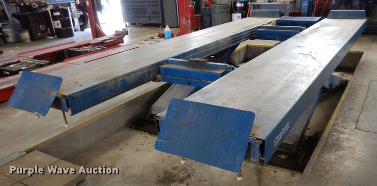 image for item LS9086 2005 Nussbaum Uni-Lift 13000  automotive lift
