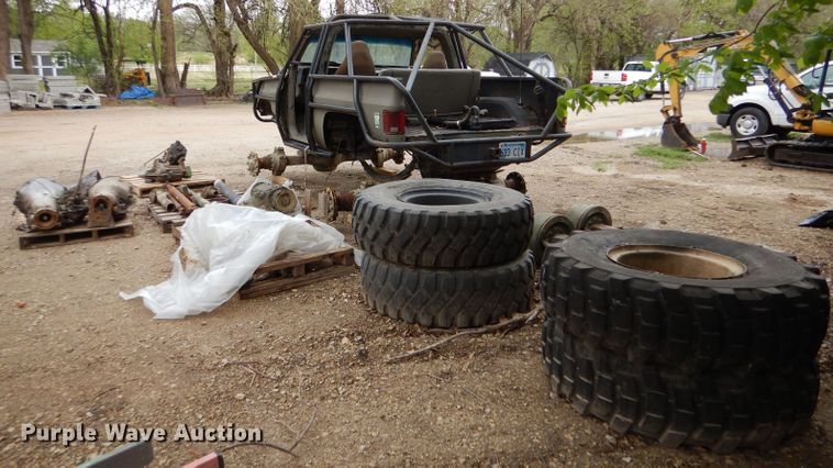 image for item LS9098 1985 GMC Jimmy  SUV