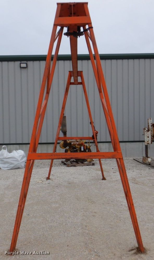 image for item MF9044 A-frame hoist