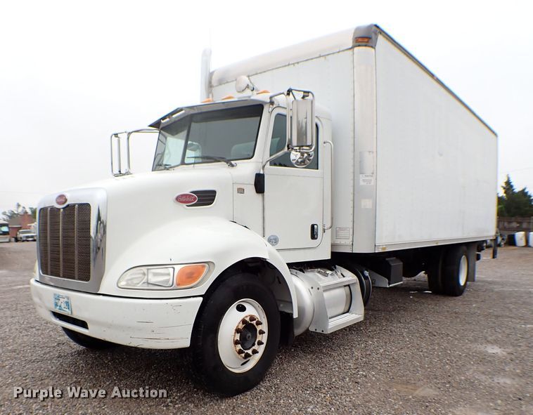 image for item MF9292 2014 Peterbilt 337  box truck