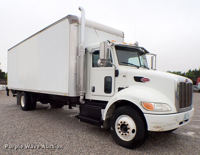 image for item MF9292 2014 Peterbilt 337  box truck