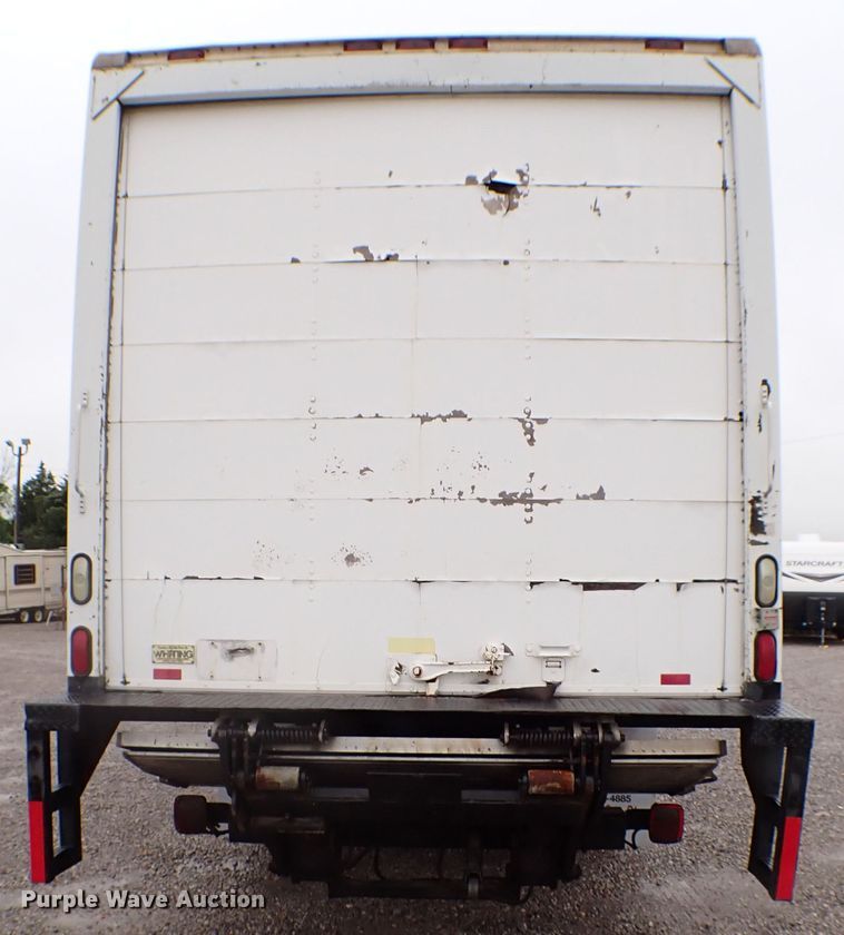 image for item MF9292 2014 Peterbilt 337  box truck