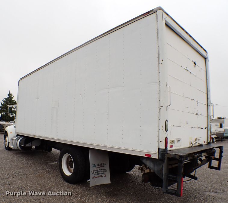 image for item MF9292 2014 Peterbilt 337  box truck