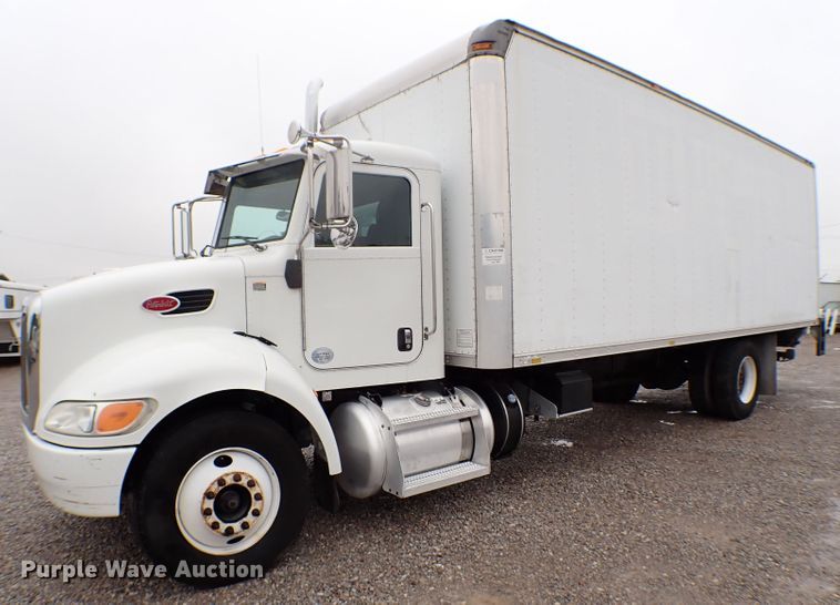 image for item MF9292 2014 Peterbilt 337  box truck