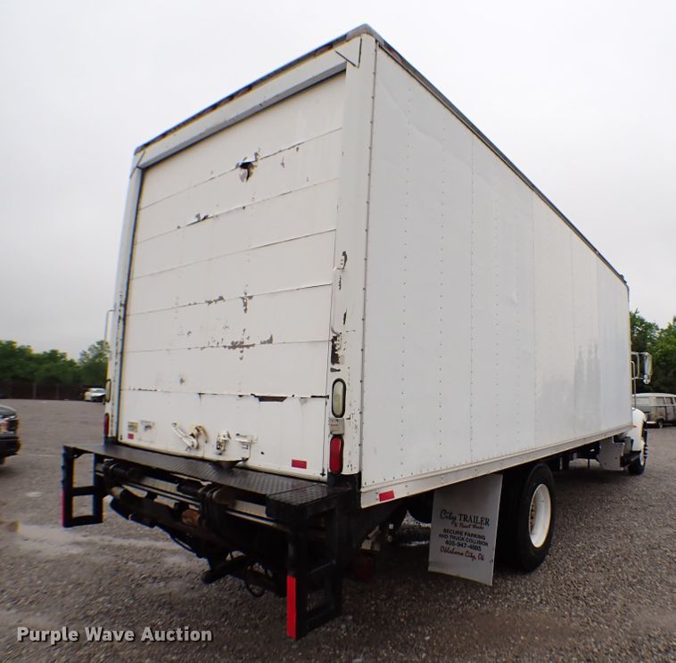 image for item MF9292 2014 Peterbilt 337  box truck