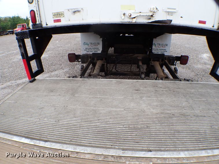 image for item MF9292 2014 Peterbilt 337  box truck