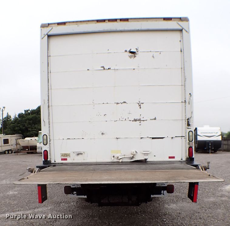 image for item MF9292 2014 Peterbilt 337  box truck