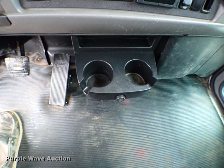 image for item MF9292 2014 Peterbilt 337  box truck