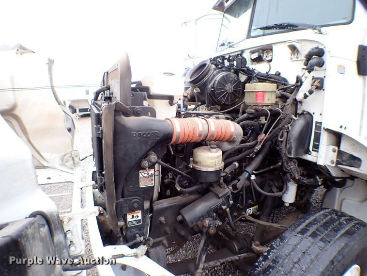 image for item MF9292 2014 Peterbilt 337  box truck