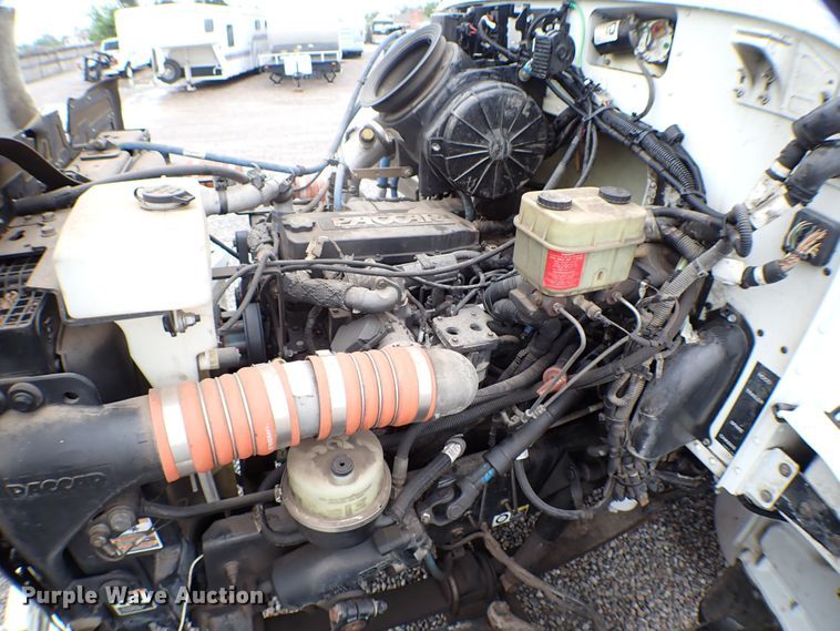 image for item MF9292 2014 Peterbilt 337  box truck