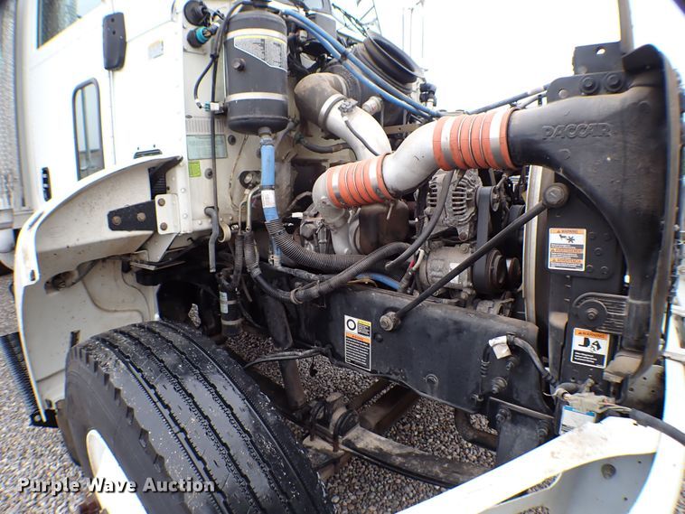 image for item MF9292 2014 Peterbilt 337  box truck