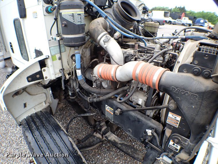 image for item MF9292 2014 Peterbilt 337  box truck