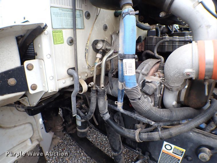 image for item MF9292 2014 Peterbilt 337  box truck