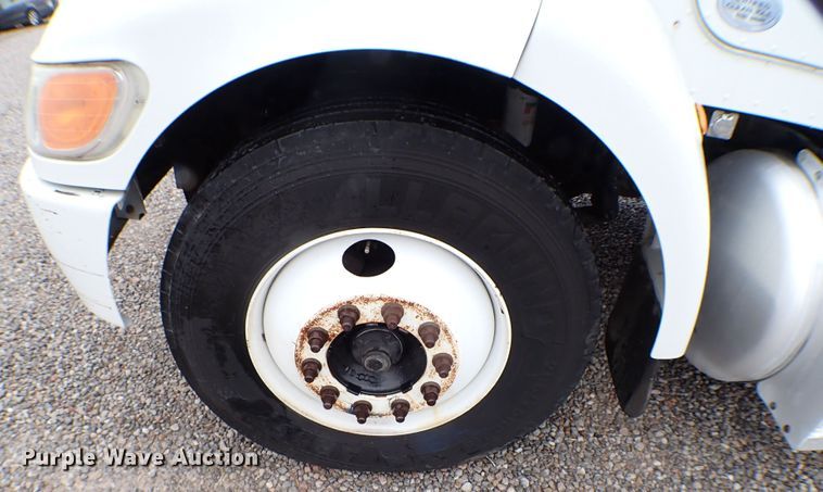 image for item MF9292 2014 Peterbilt 337  box truck