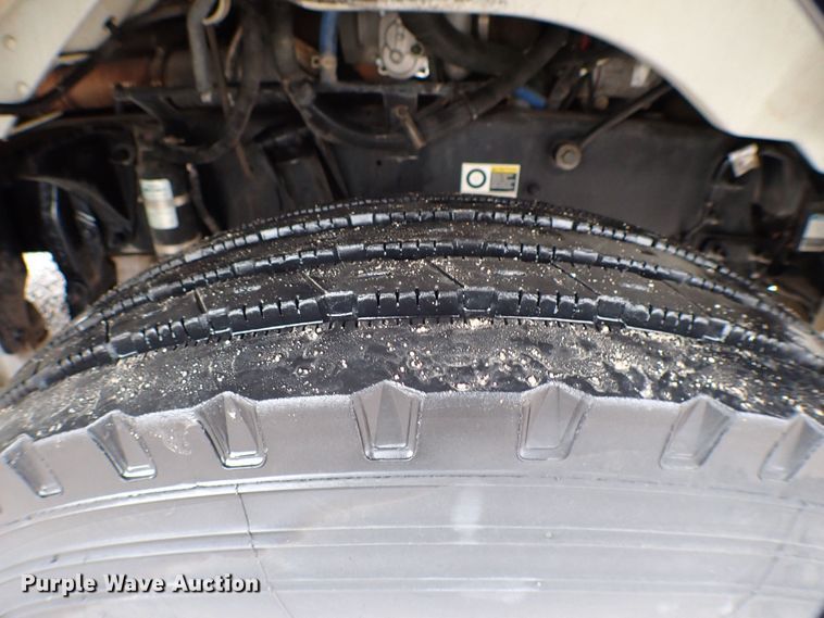 image for item MF9292 2014 Peterbilt 337  box truck