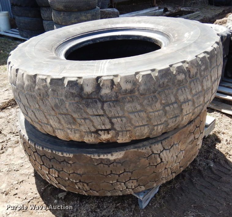 image for item MF9587 (2) 14.00R24 tires