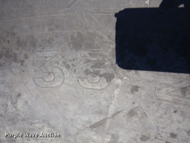 image for item MF9590 33.25-35XR tire