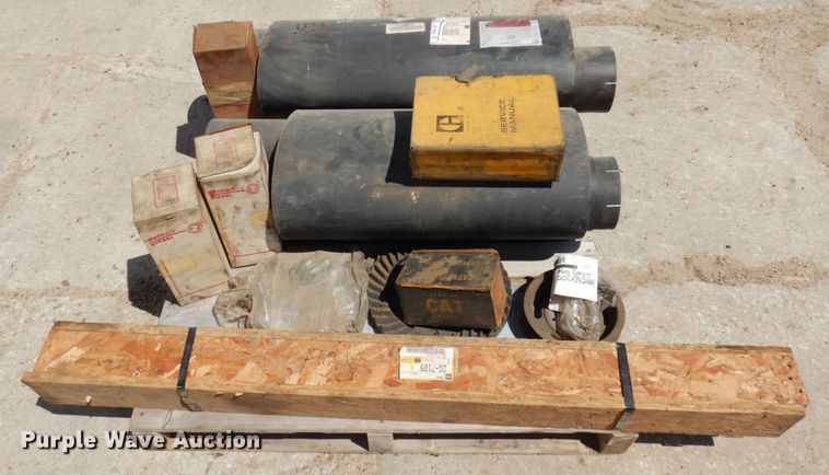 image for item MF9593 Caterpillar 637  scraper parts