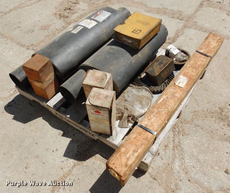 image for item MF9593 Caterpillar 637  scraper parts